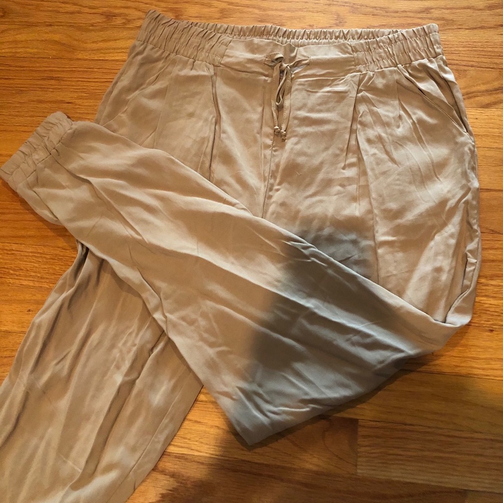 NWOT Cinched Ankle Pants